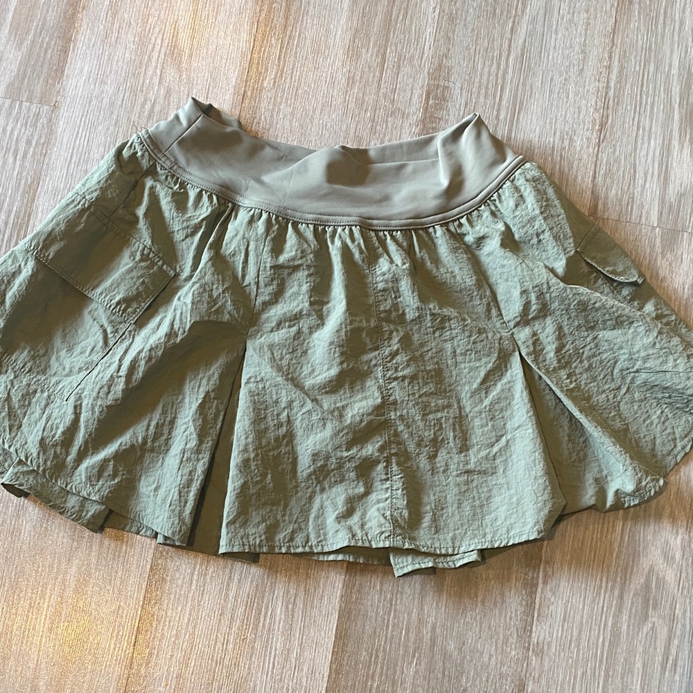 VICI | Sage Green Shorts SzS 🌱